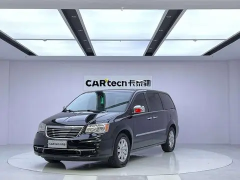 Chrysler Grand Caravan 2014 — фото 1
