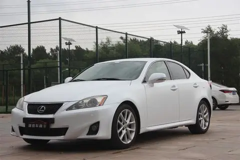 Lexus IS 2011 — фото 1