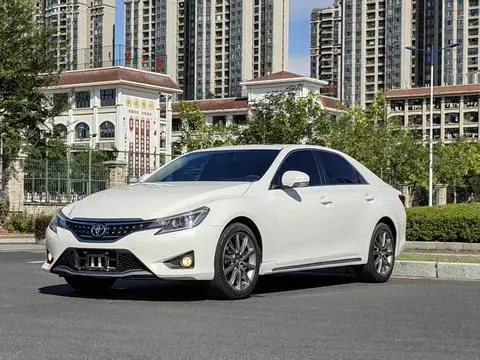 Toyota Reiz 2013