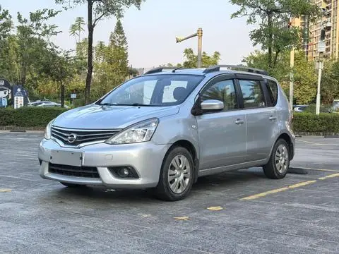 Nissan 骊威 2013