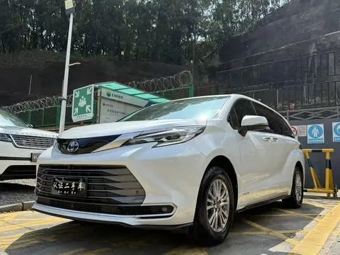 Toyota 赛那 2021