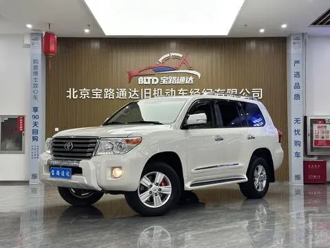 Toyota Land Cruiser 2015 — фото 1