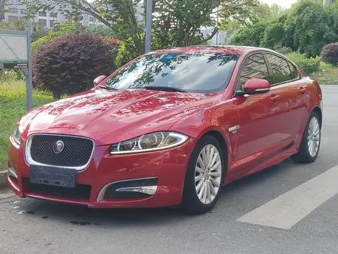 Jaguar XF 2015 — фото 1