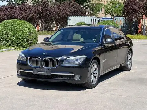 BMW 7 Series 2009 — фото 1
