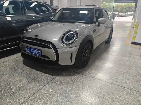 MINI MINI 2023