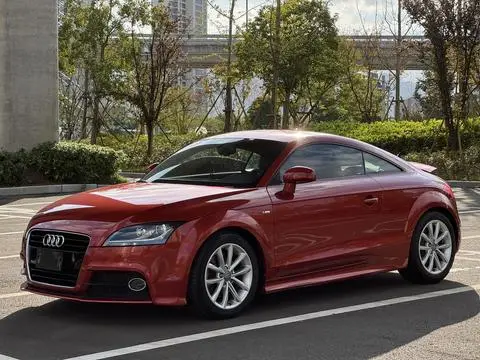 Audi TT 2014 — фото 1