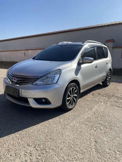 Nissan 骊威 2013