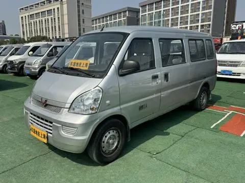 Wuling 荣光 2012