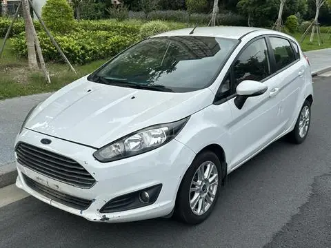 Ford 嘉年华 2013