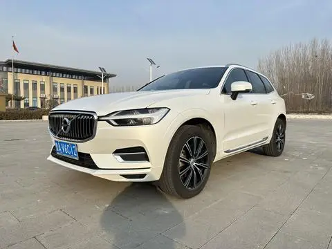 Volvo XC60 2021 — фото 1