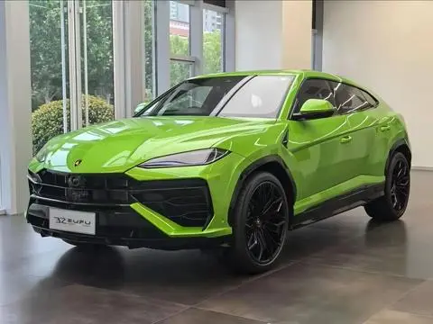 Lamborghini Urus SE 2025 — фото 1