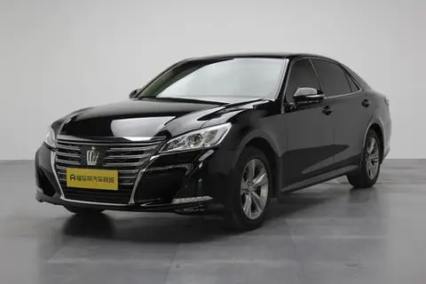 Toyota Crown 2015