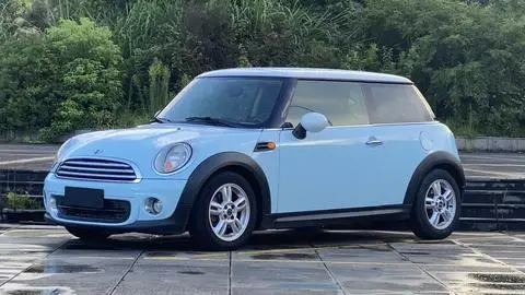 MINI MINI 2011