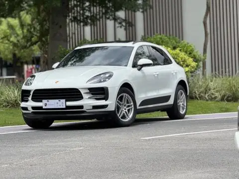 Porsche Macan 2018 — фото 1