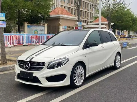 Mercedes-Benz B-Class 2017 — фото 1