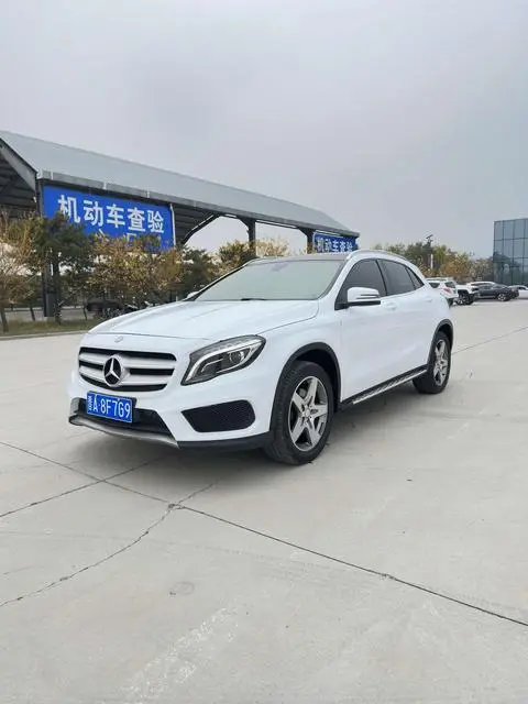 Mercedes-Benz GLA 2015
