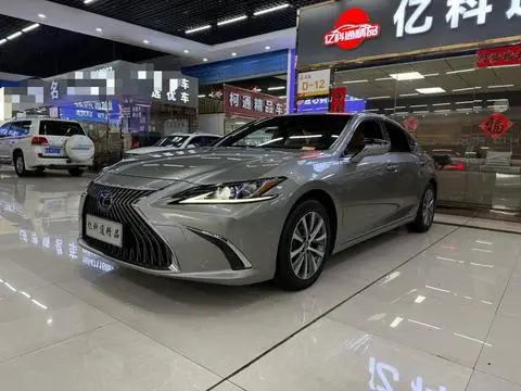 Lexus ES 2018