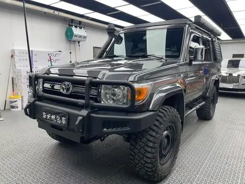 Toyota 兰德酷路泽70 Series 2023