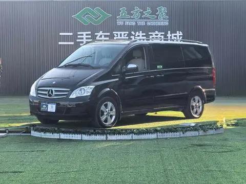 Mercedes-Benz 唯雅诺 2013