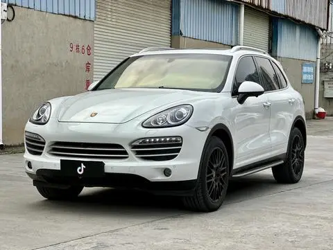 Porsche Cayenne 2015 — фото 1