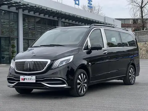Mercedes-Benz 威霆 2023 — фото 1