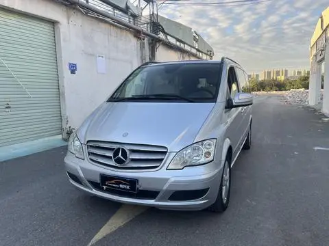 Mercedes-Benz 唯雅诺 2011