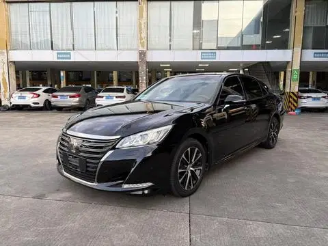 Toyota Crown 2018