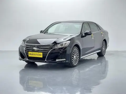 Toyota Crown 2018 — фото 1