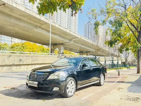 Toyota Crown 2010