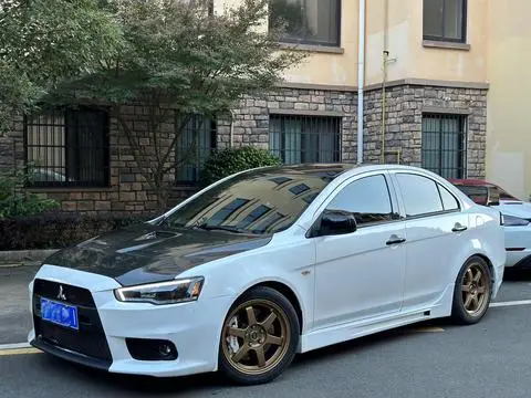 Mitsubishi 翼神 2011
