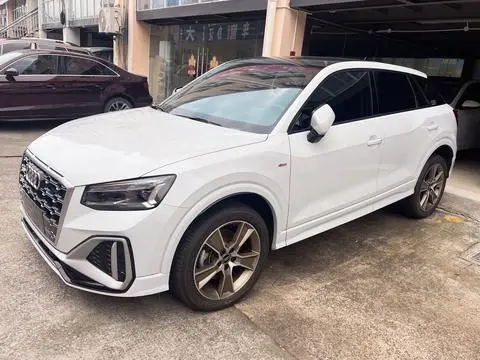 Audi Q2L 2024