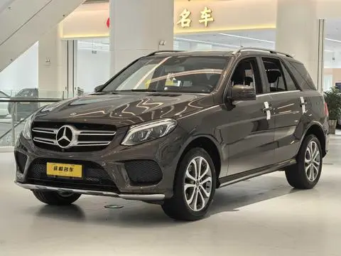 Mercedes-Benz GLE 2017 — фото 1