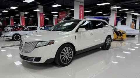 Lincoln MKT 2012 — фото 1