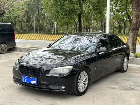 BMW 7 Series 2010 — фото 1