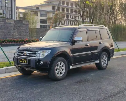 Mitsubishi 帕杰罗 2011