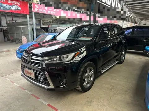 Toyota Highlander 2018 — фото 1