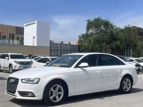 Audi A4L 2015
