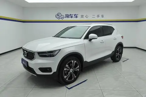 Volvo XC40 2021 — фото 1