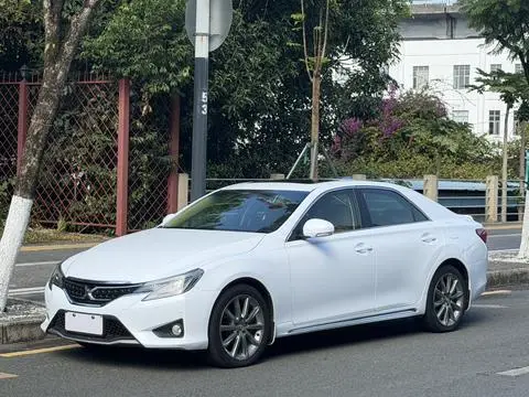 Toyota Reiz 2013