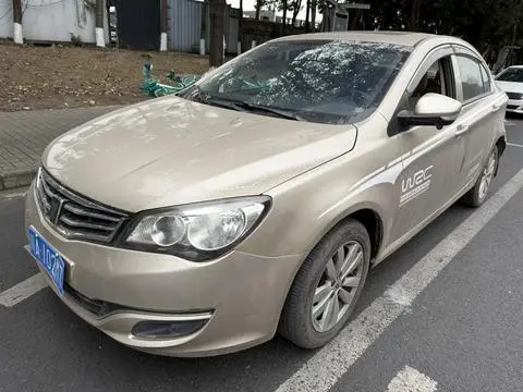 Roewe 360 2015