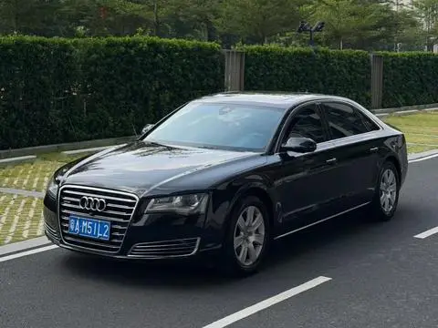 Audi A8 2014 — фото 1