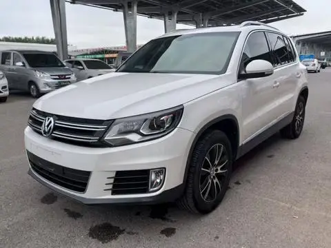Volkswagen Tiguan 2015 — фото 1