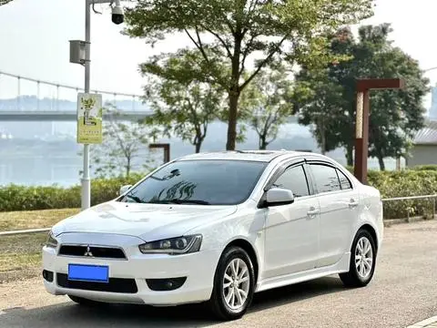 Mitsubishi 翼神 2012