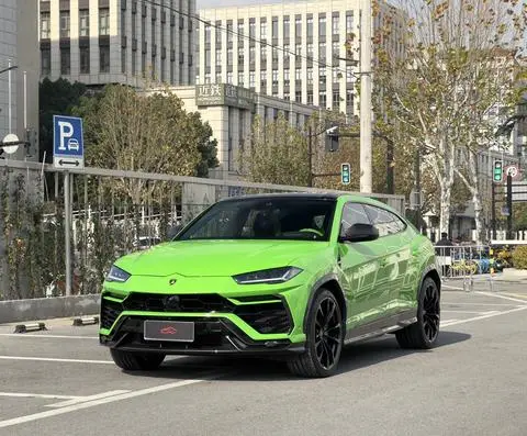 Lamborghini Urus 2021