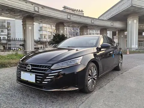 Nissan Teana 2022 — фото 1
