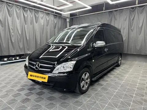Mercedes-Benz 威霆 2013
