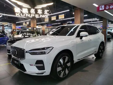 Volvo XC60 PHEV 2025