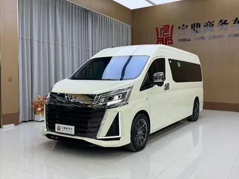 Toyota Hiace 2025