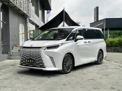 Lexus LM 2025