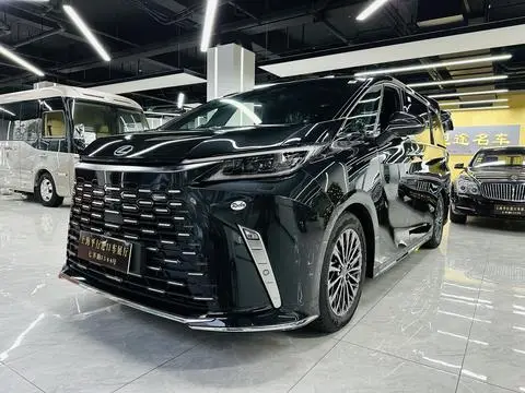 Lexus LM 2025